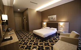 Hotel Excellence Inn
